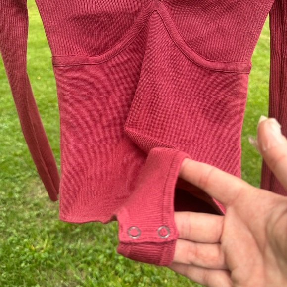 Abercrombie & Fitch Women's Giselle Trapeze Bodyauit Red V-Neck | Small | NWT - Picture 4 of 5